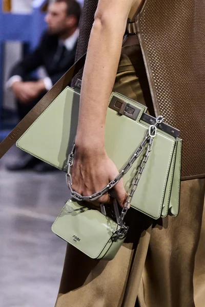 Look 70
